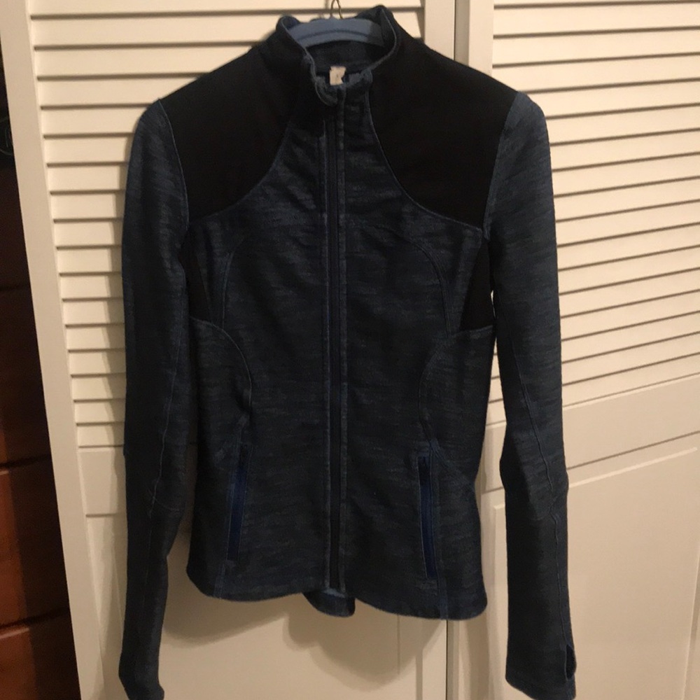 Lululemon gray and blue jacket